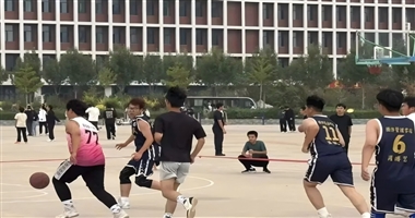 beat365唯一官网经济管理学院篮球赛 